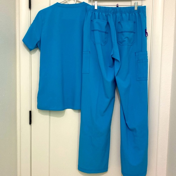 Carhartt Force Scrub Set |Size Small - Picture 8 of 13
